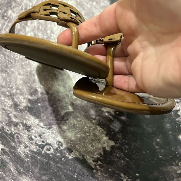 Tory Burch Miller Patent Leather Tan Sandals DAMAGED SIZE 8 1/2 - Picture 4 of 7